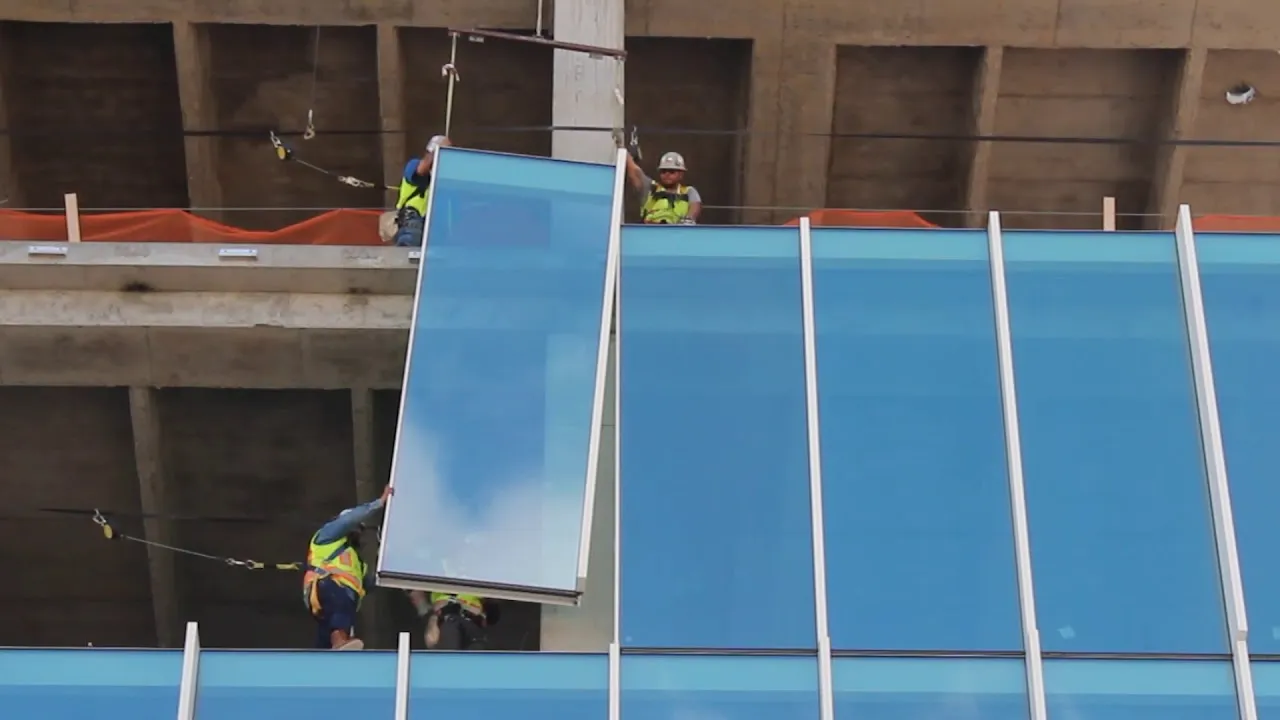 images d'assemblage de murs-rideaux unitisés