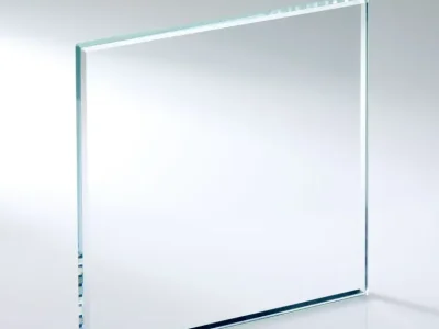 Vidrio con bajo contenido de hierro